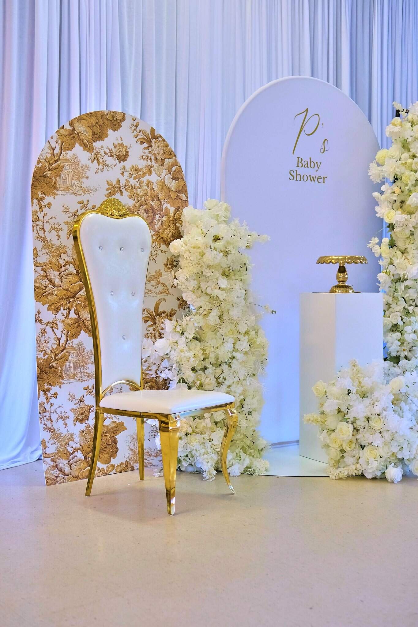 Baby shower table design with lush textures and graceful decor elements