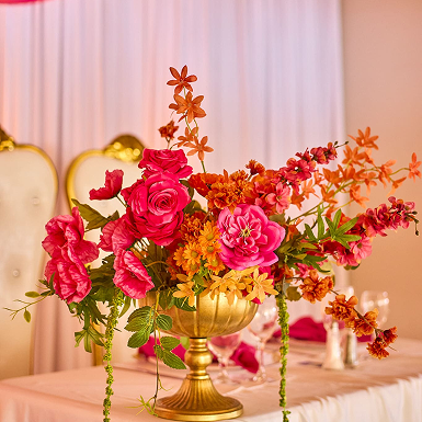Gallery – petite bud vase with pink and orange flowers
